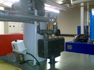 2009 Düsseldorf Kirche Heizzentrale BHKW